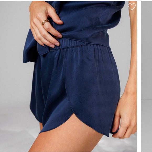 LUNYA BNWT Washable Silk Tulip Back Short Set in Deep Blue Size L - Picture 5 of 8